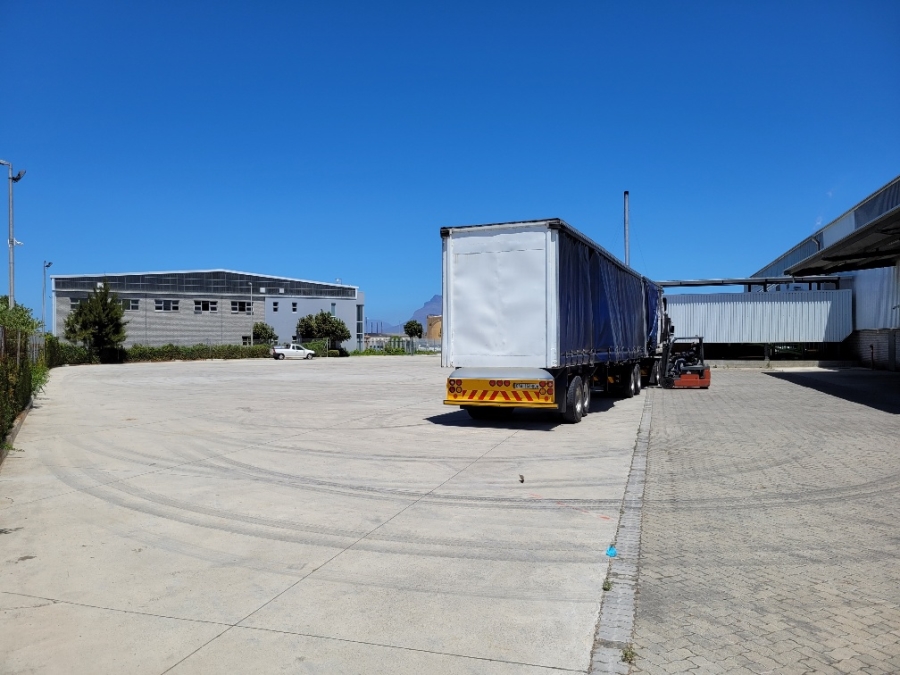 To Let commercial Property for Rent in Montague Gardens Western Cape